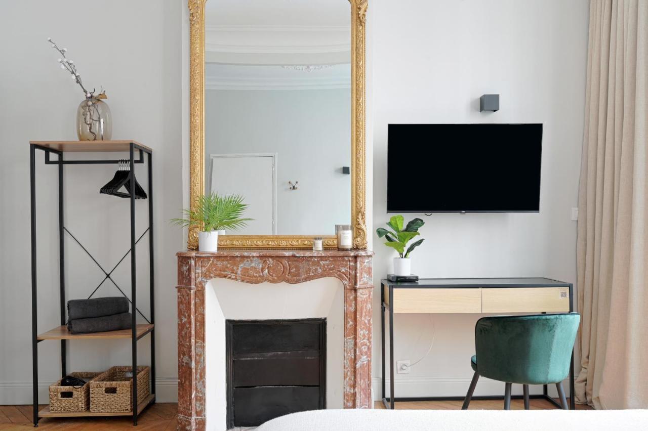 Studio Quartier Champs Elysees 2 Free Netflix باريس المظهر الخارجي الصورة
